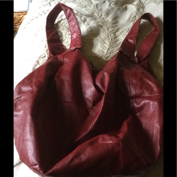 Large Faux Leather Shoulder Bag. - Picture 2 of 7